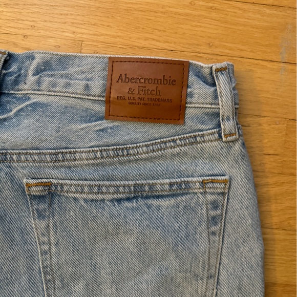 Abercrombie loose 90’s Jeans - Picture 4 of 4